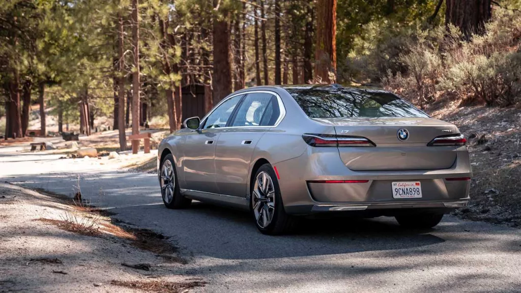 BMW i7 laddbox